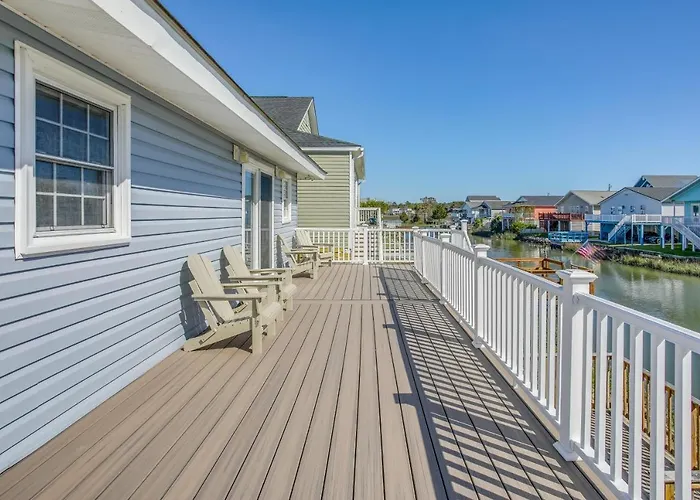 Waterfront Home W/ Deck In North Myrtle Beach!