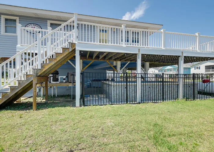 Waterfront Home W/ Deck In North Myrtle Beach!