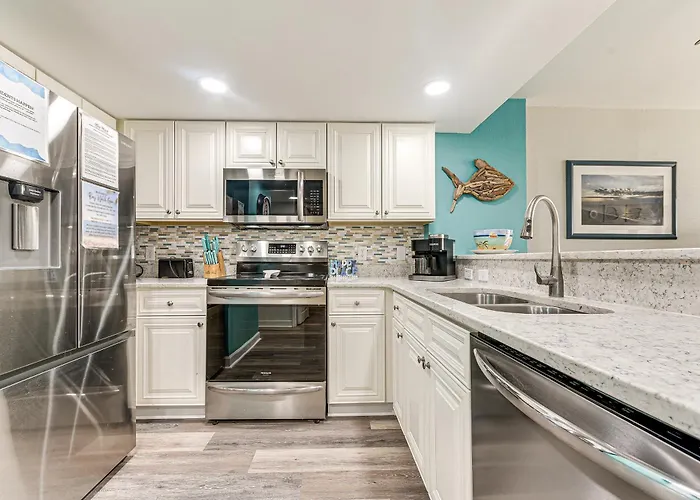 Oceanfront North Myrtle Beach Gem: Pools Access!